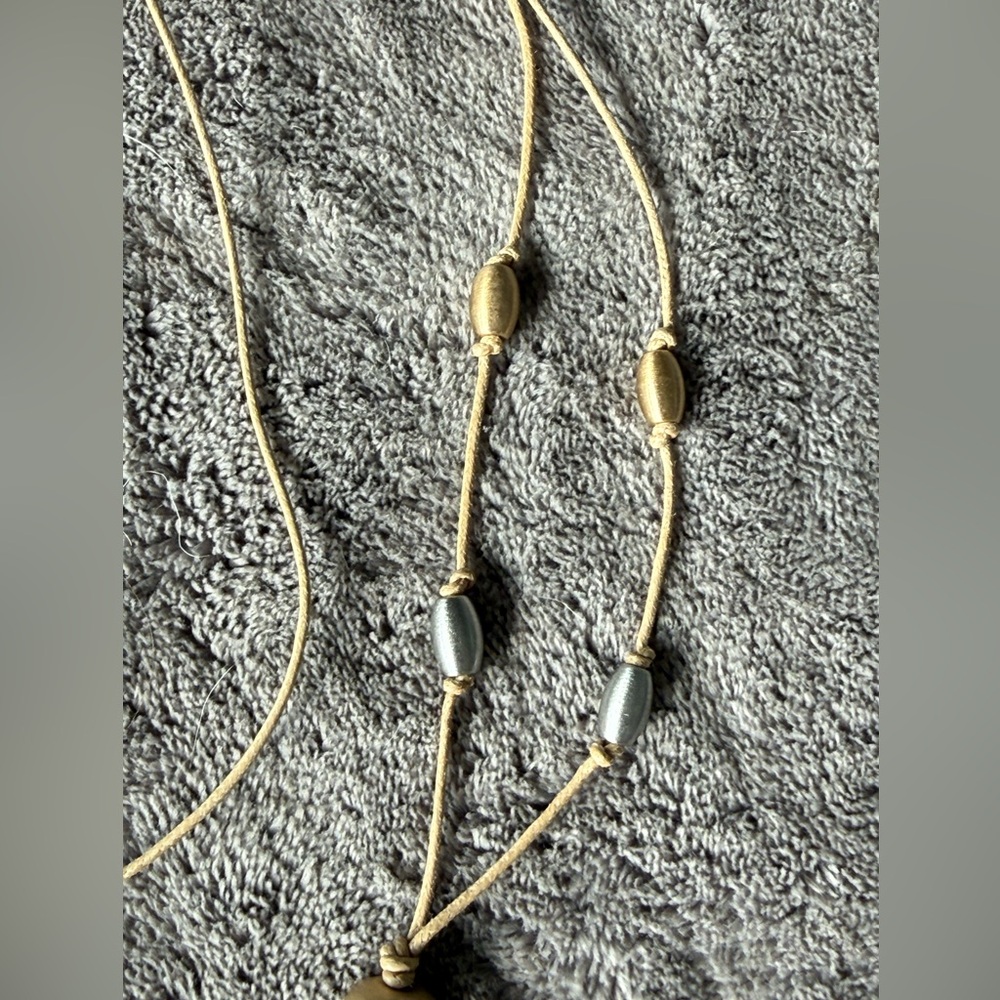 NWT J. Jill necklace. 2” cutout, tan string with goldtone/silvertone beads, adj - Picture 5 of 11